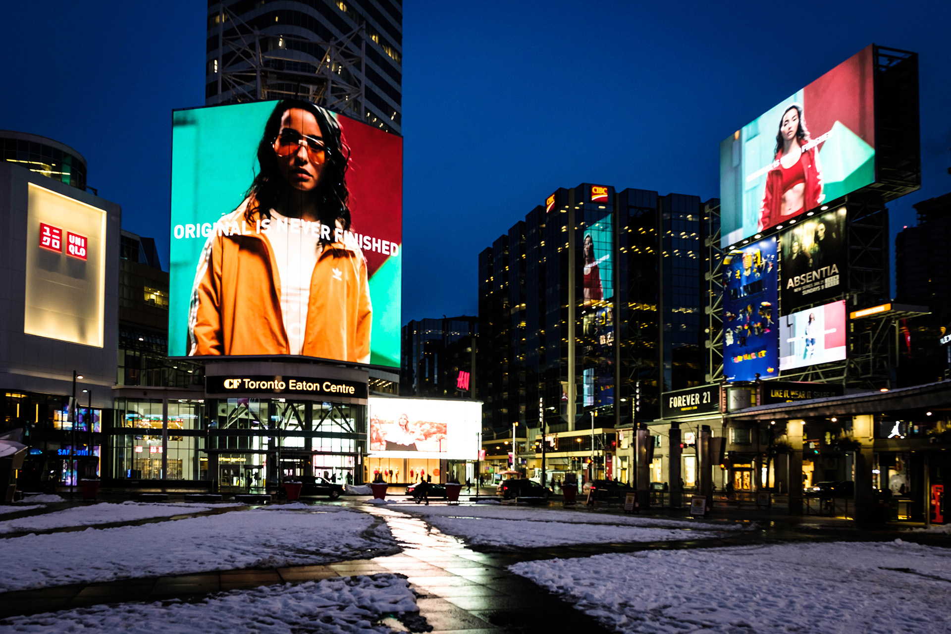 Adidas - Yonge-Dundas Square - CF TEC Tower + AOB Media Tower (Toronto, Ontario)